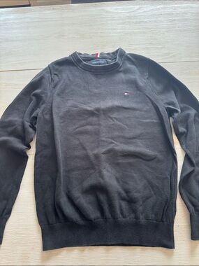 Tommy Hilfiger Men's Black Crewneck Pullover with Flag Logo